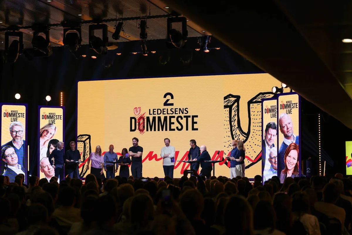 Seminar for TV 2 employees at Grieghallen, with a packed hall in front of the stage